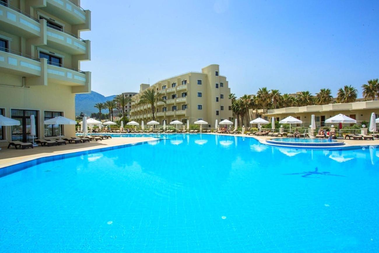 Vuni Palace Premium Kyrenia Hotel & Spa & Casino Beachfront Location ! Agios Nikolaos  Ngoại thất bức ảnh